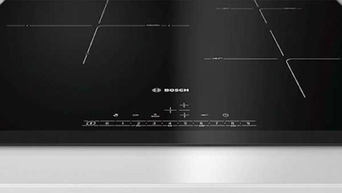 Bảng điều khiển cảm ứng với các ký hiệu trực quan sinh động, dễ hiểu