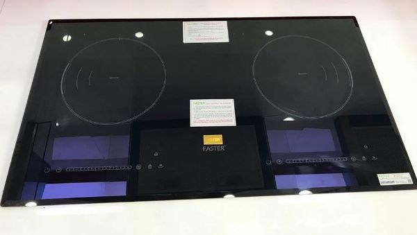 Mặt kính cao cấp được làm bằng chất liệu đặc biệt